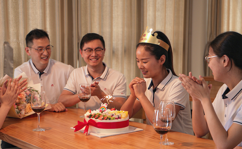 有趣有盼,有你同行——维达力生日会